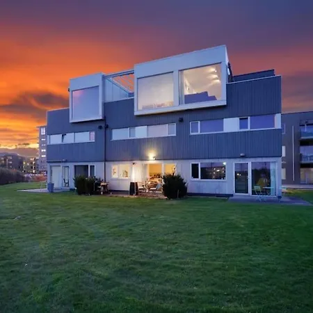 Modern In Jattavagen