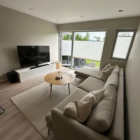 Modern In Jattavagen